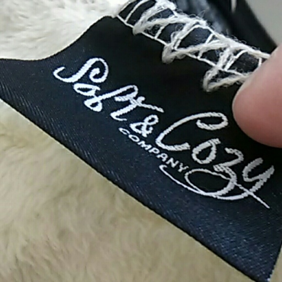 SOFT & COZY "Reindeer" Throw/Bootie Set - Picture 4 of 4